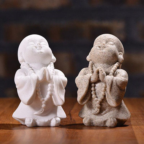Buddhist-Monk-Statuette